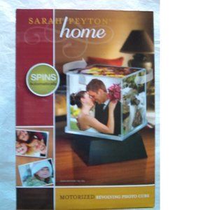 Sarah Peyton Motorized Revolving Photo Cube